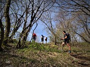 58 E agganciamo il gettonato sent. 507 per salire in vetta al Canto Alto